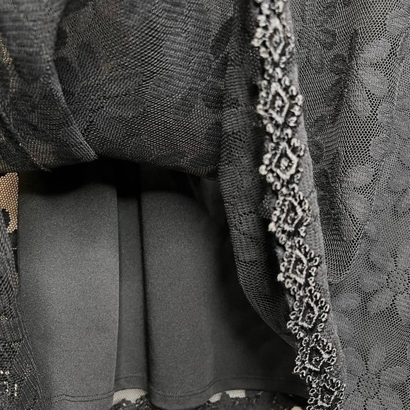 Kimchi Blue | Black Floral Lace Trapeze Shift Dress Sz XS - Picture 5 of 9